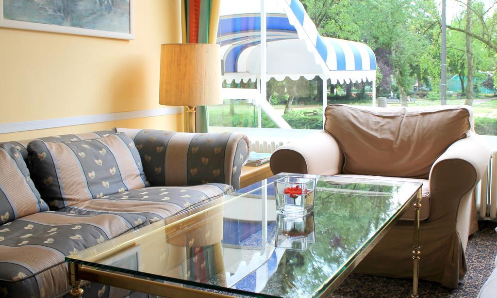 Hotel Eden Am Kurpark ボン エクステリア 写真